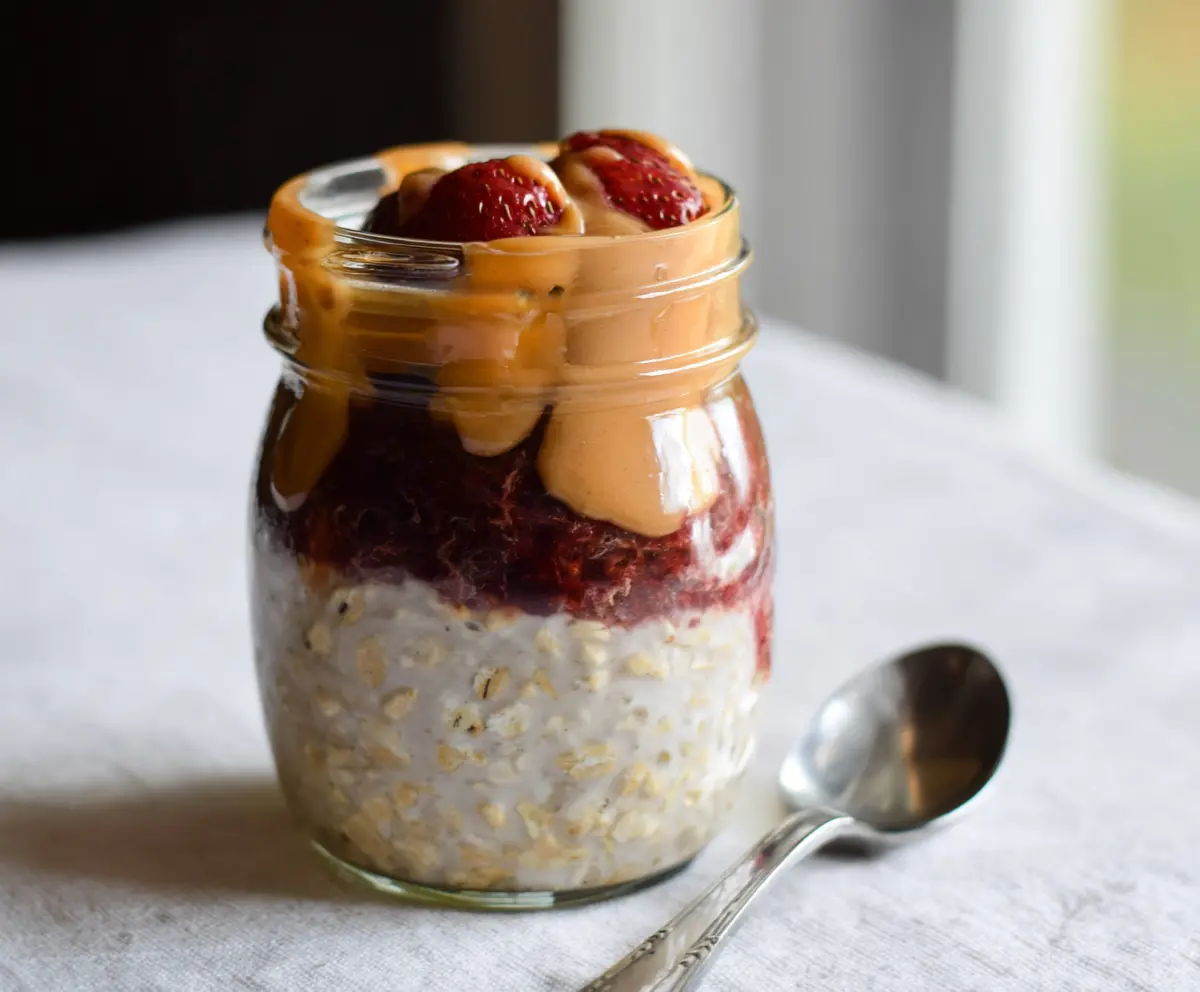 Easy Peanut Butter Jelly Overnight Oats