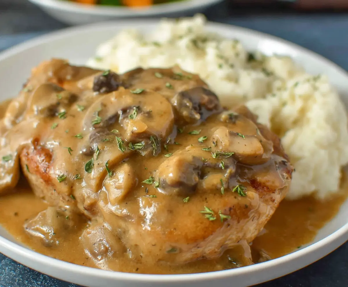 Easy Crock Pot Smothered Pork Chops