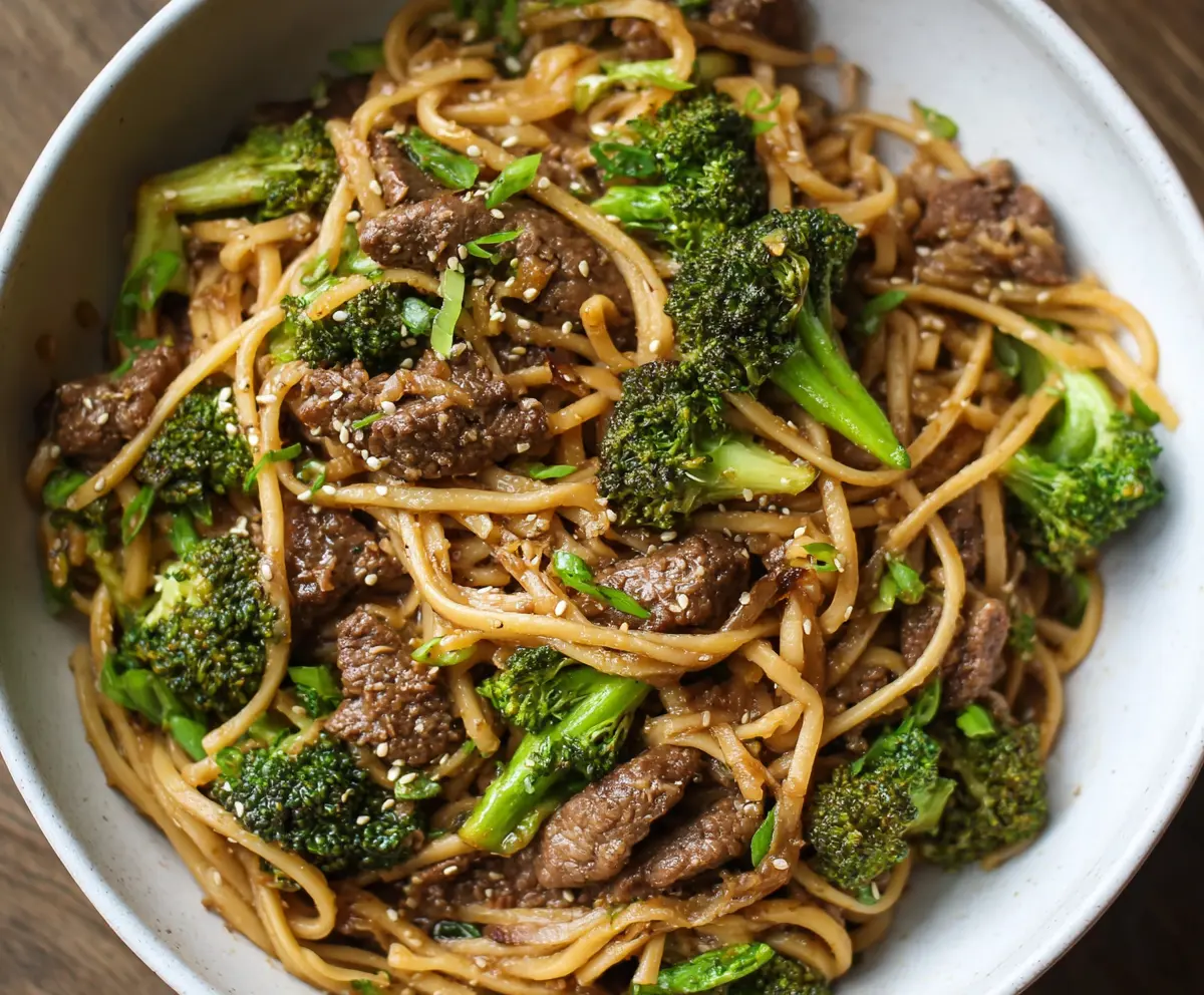 Garlic Ginger Beef & Broccoli Noodles